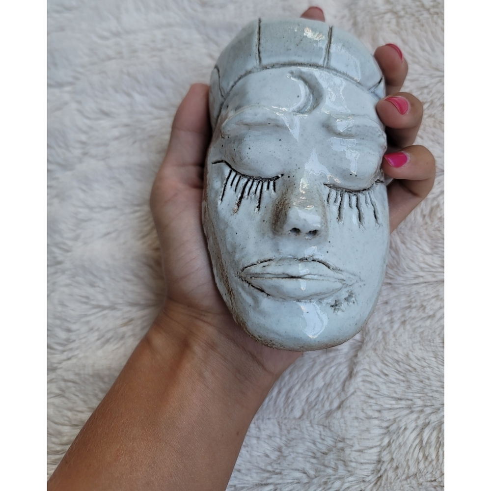 Red clay with white glaze pottery face - Picture 14 of 16